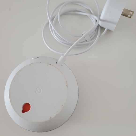 Google Home Mini - Picture 3 of 3